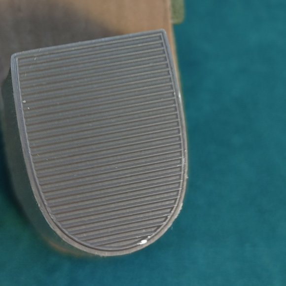 OPEN TOE FAUX SUEDE OLIVE GREEN TONE SANDALS BY  MATA SIZE 10 - Picture 8 of 11